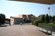 ingrandisci