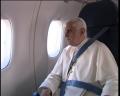 ratzinger-papa-benedetto-xvi-in-aereo